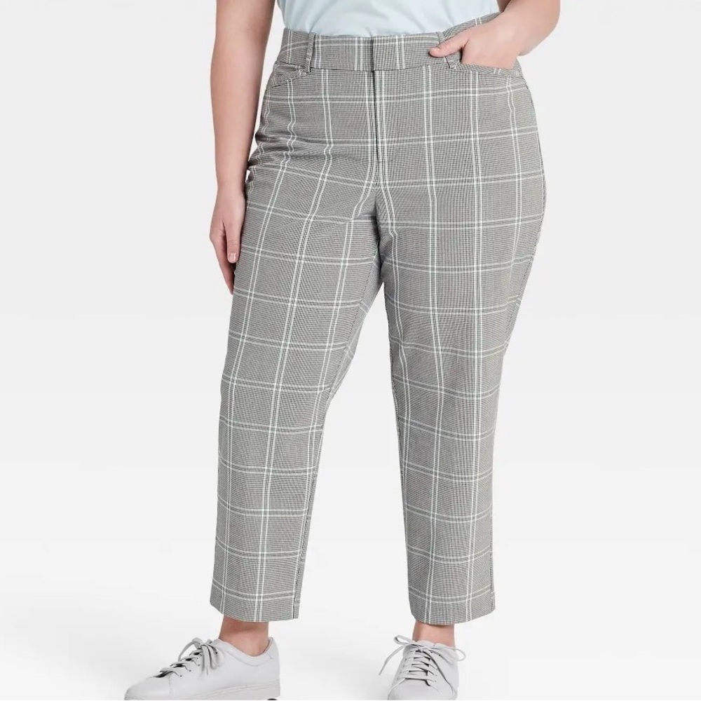 Ava & Viv Gray Plaid Ankle Pants